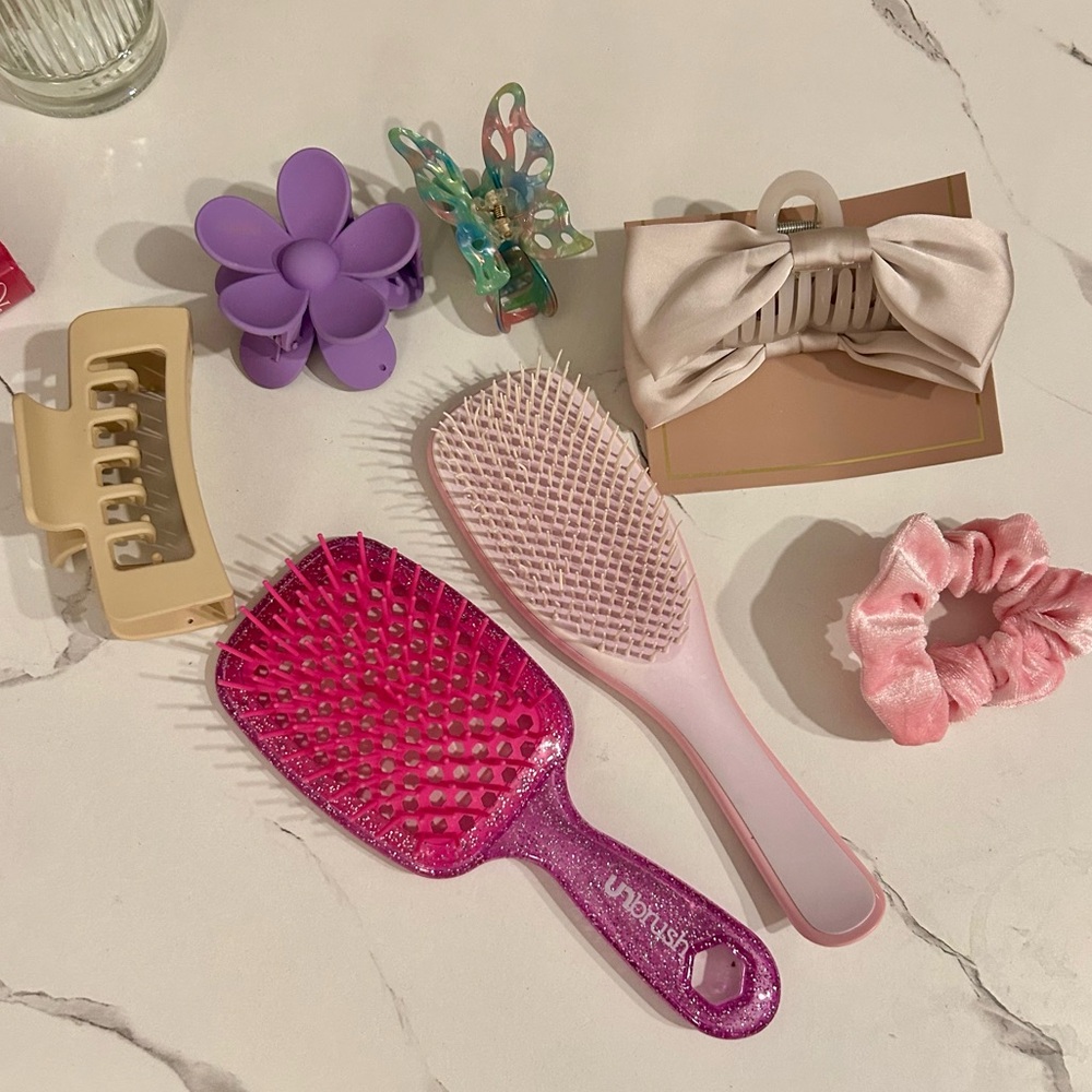 Unbrush Glitter Pink Hairbrushes & Claw Clips Bundle